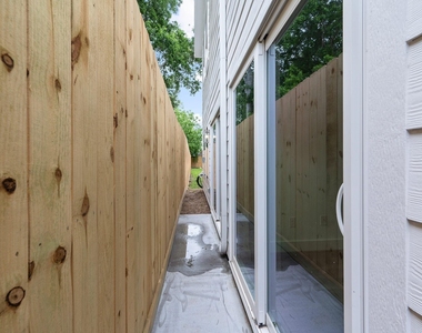829 Paul Quinn Street - Photo Thumbnail 21
