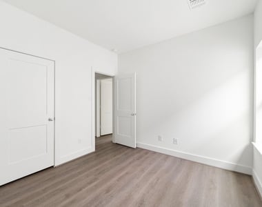 829 Paul Quinn Street - Photo Thumbnail 12