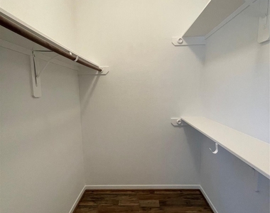 1502 Claremont Garden Circle - Photo Thumbnail 9