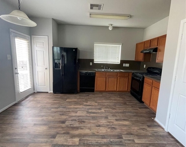 1502 Claremont Garden Circle - Photo Thumbnail 13