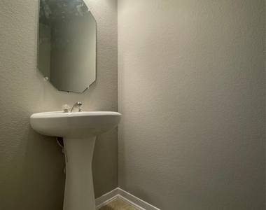 1502 Claremont Garden Circle - Photo Thumbnail 6