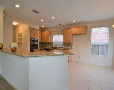 5007 Bellmead Drive - Photo Thumbnail 12
