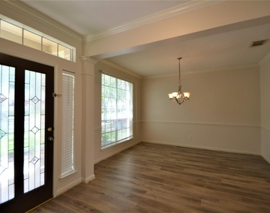 5007 Bellmead Drive - Photo Thumbnail 3