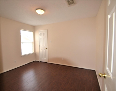 5007 Bellmead Drive - Photo Thumbnail 33