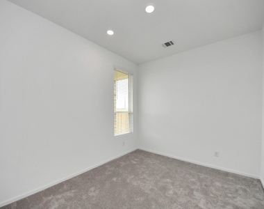 3040 Ash Ray Drive - Photo Thumbnail 11
