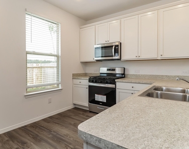 16750 Rover Lane - Photo Thumbnail 4