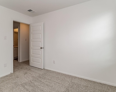 16750 Rover Lane - Photo Thumbnail 12