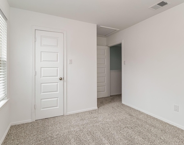 16750 Rover Lane - Photo Thumbnail 10