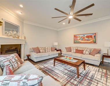 2650 Shady Acres Landing - Photo Thumbnail 9