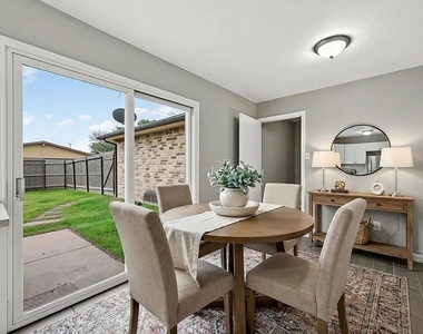 14034 Lourdes Drive - Photo Thumbnail 4