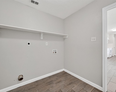 14034 Lourdes Drive - Photo Thumbnail 28