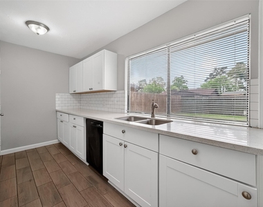14034 Lourdes Drive - Photo Thumbnail 15
