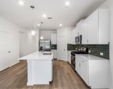 17926 Stone Terrace Court - Photo Thumbnail 7