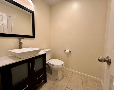 1318 Cedar Terrace Court - Photo Thumbnail 21