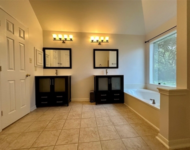 1318 Cedar Terrace Court - Photo Thumbnail 15