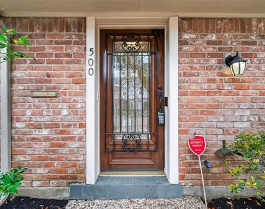 500 N Post Oak Lane - Photo Thumbnail 1