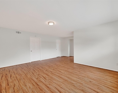 500 N Post Oak Lane - Photo Thumbnail 30