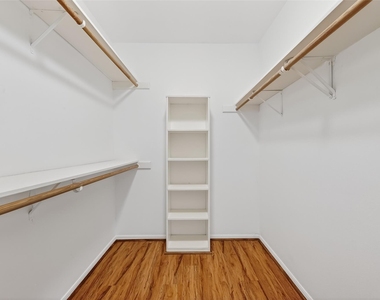 500 N Post Oak Lane - Photo Thumbnail 37