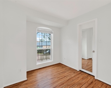 500 N Post Oak Lane - Photo Thumbnail 33