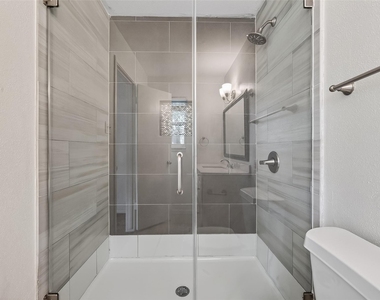 500 N Post Oak Lane - Photo Thumbnail 39