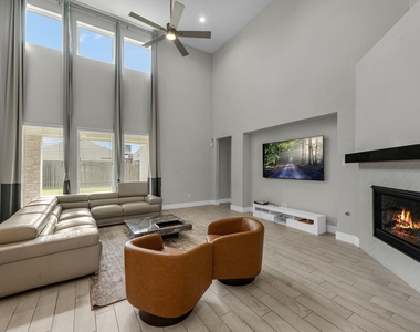 1569 Sunrise Gables Drive - Photo Thumbnail 5