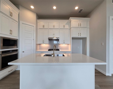 29710 Bur Creek Lane - Photo Thumbnail 5