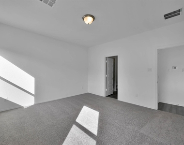 16564 Moss Lane - Photo Thumbnail 12