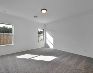 16564 Moss Lane - Photo Thumbnail 11