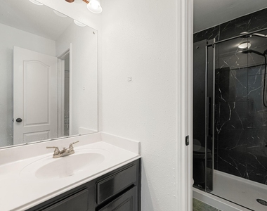 14910 Lake Woodbridge Court - Photo Thumbnail 38