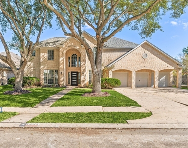 14910 Lake Woodbridge Court - Photo Thumbnail 2