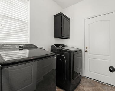 14910 Lake Woodbridge Court - Photo Thumbnail 43