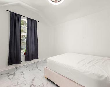 14910 Lake Woodbridge Court - Photo Thumbnail 27