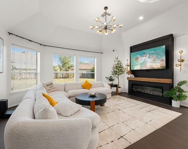 14910 Lake Woodbridge Court - Photo Thumbnail 7