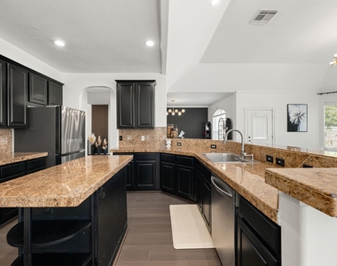 14910 Lake Woodbridge Court - Photo Thumbnail 18
