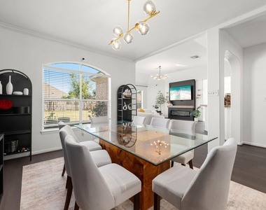 14910 Lake Woodbridge Court - Photo Thumbnail 10