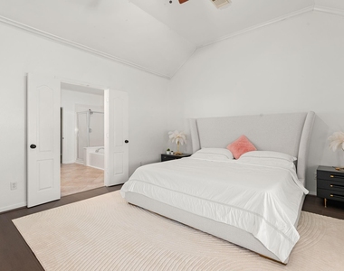 14910 Lake Woodbridge Court - Photo Thumbnail 23