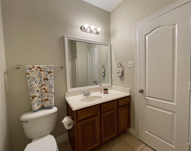 5811 Ranch Riata Court - Photo Thumbnail 17
