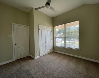 5811 Ranch Riata Court - Photo Thumbnail 14
