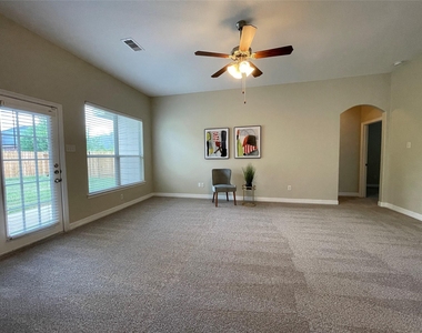 5811 Ranch Riata Court - Photo Thumbnail 7