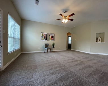5811 Ranch Riata Court - Photo Thumbnail 6
