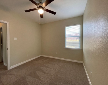 5811 Ranch Riata Court - Photo Thumbnail 19
