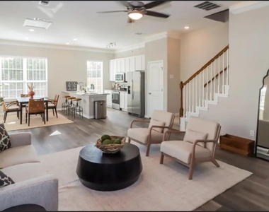 436 Northwood Dr Drive - Photo Thumbnail 4