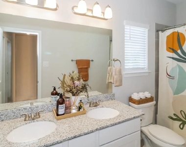 436 Northwood Dr Drive - Photo Thumbnail 3