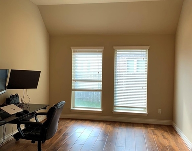 27006 Acadia Pine Lane - Photo Thumbnail 14