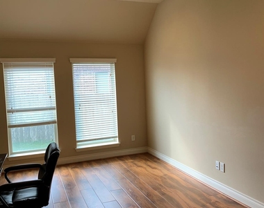 27006 Acadia Pine Lane - Photo Thumbnail 13