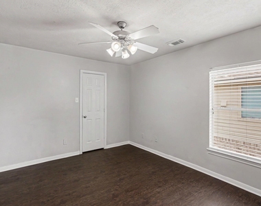 19534 Country Canyon Drive - Photo Thumbnail 10