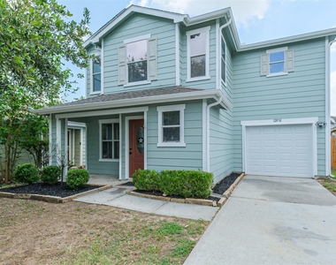 12018 Madison Oak Street - Photo Thumbnail 3