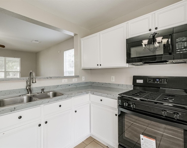 12018 Madison Oak Street - Photo Thumbnail 15