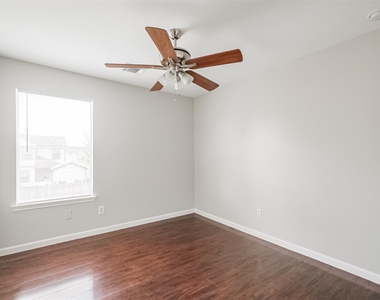 12018 Madison Oak Street - Photo Thumbnail 24