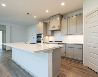 29266 Grand Gorge Drive - Photo Thumbnail 12